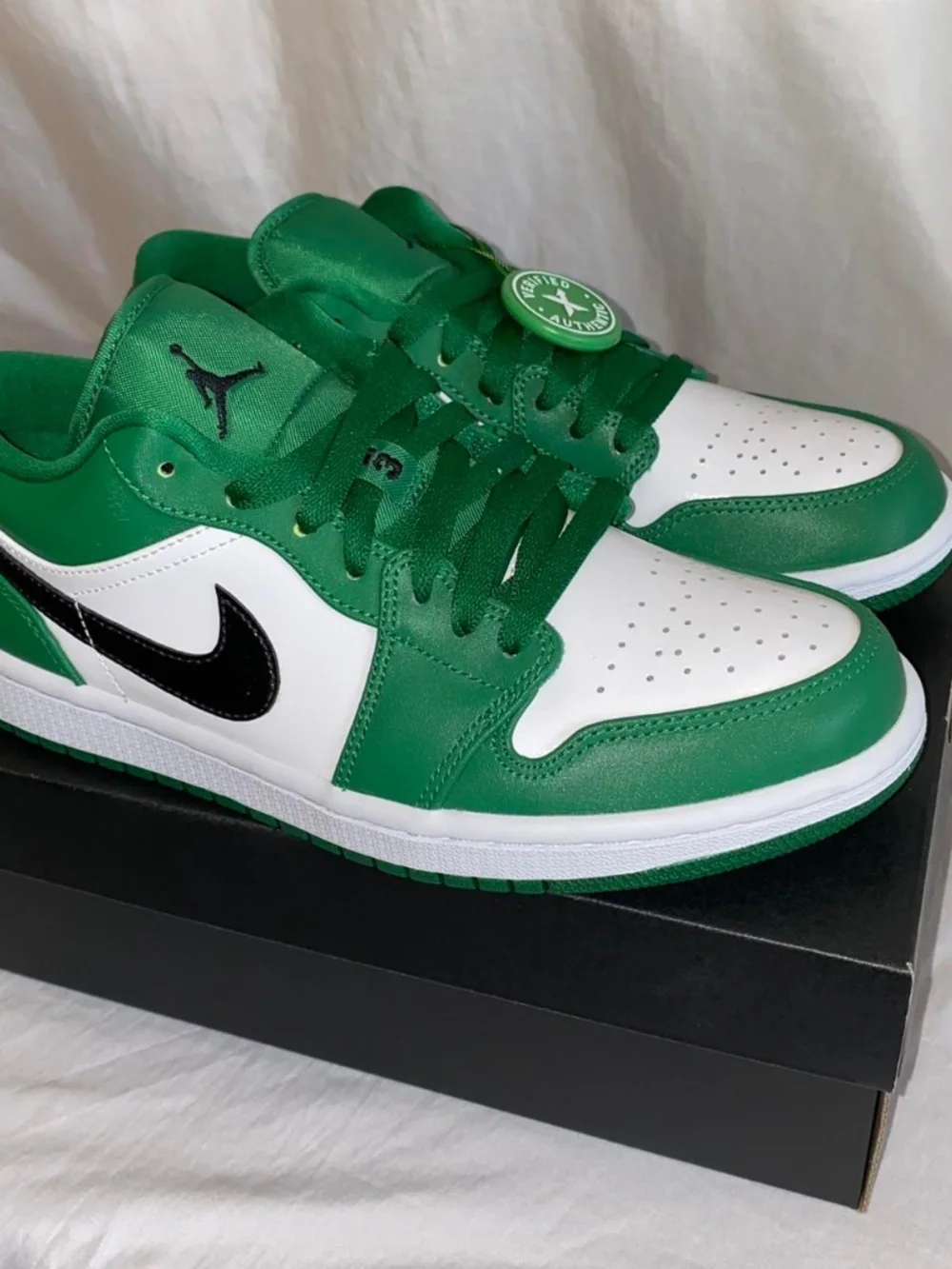 NEVER WORN Air Jordan 1 Low - Pine Green